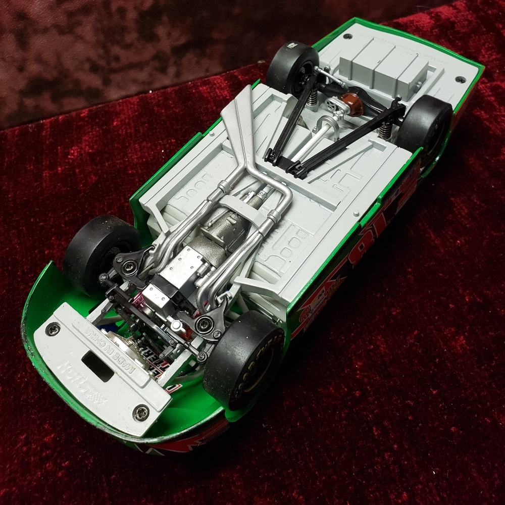 Bobby Labonte #18 - Picture 3 of 3
